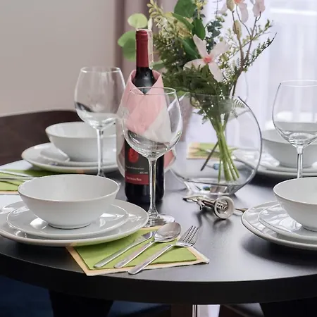 Centre & Main Square By Renters *