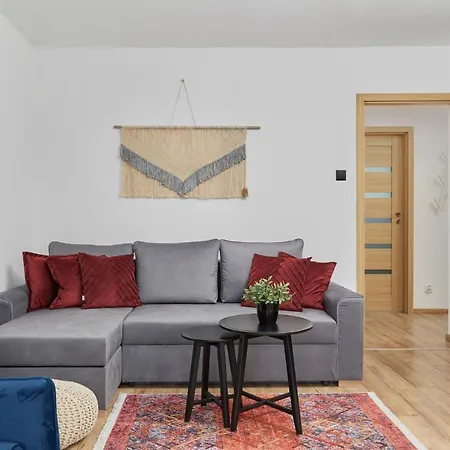 Centre & Main Square By Renters Vratislav
