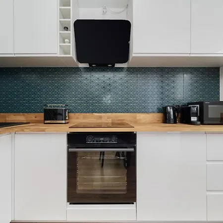 Centre & Main Square By Renters アパート *