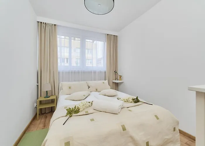 Centre & Main Square By Renters 아파트