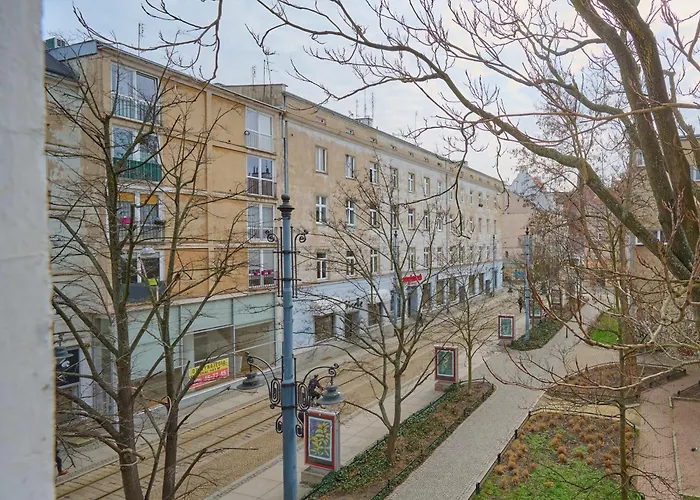 Centre & Main Square By Renters *